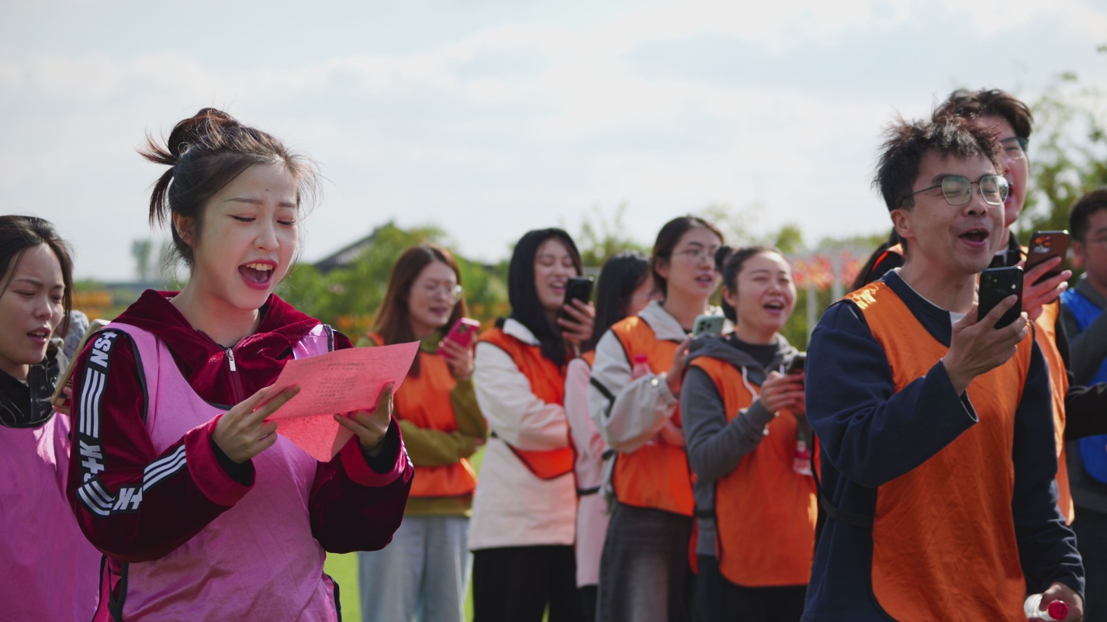 1761208972119451.jpg 20251022唱校歌.jpg