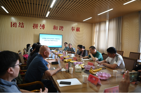 江苏省力学学会钱向东副理事长一行访问我校