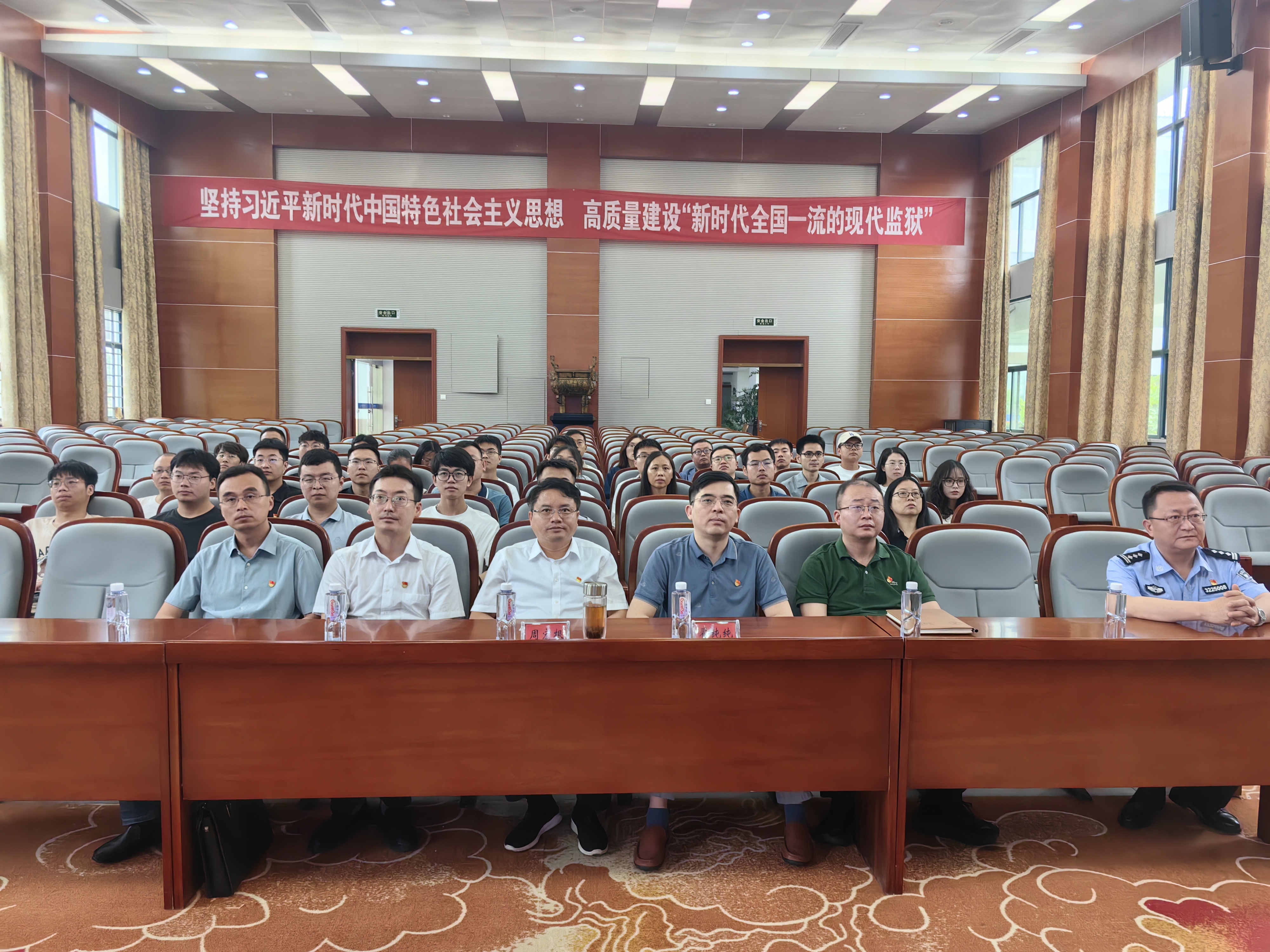 校领导参加机械工程学院主题党日活动并讲授党纪学习教育专题党课