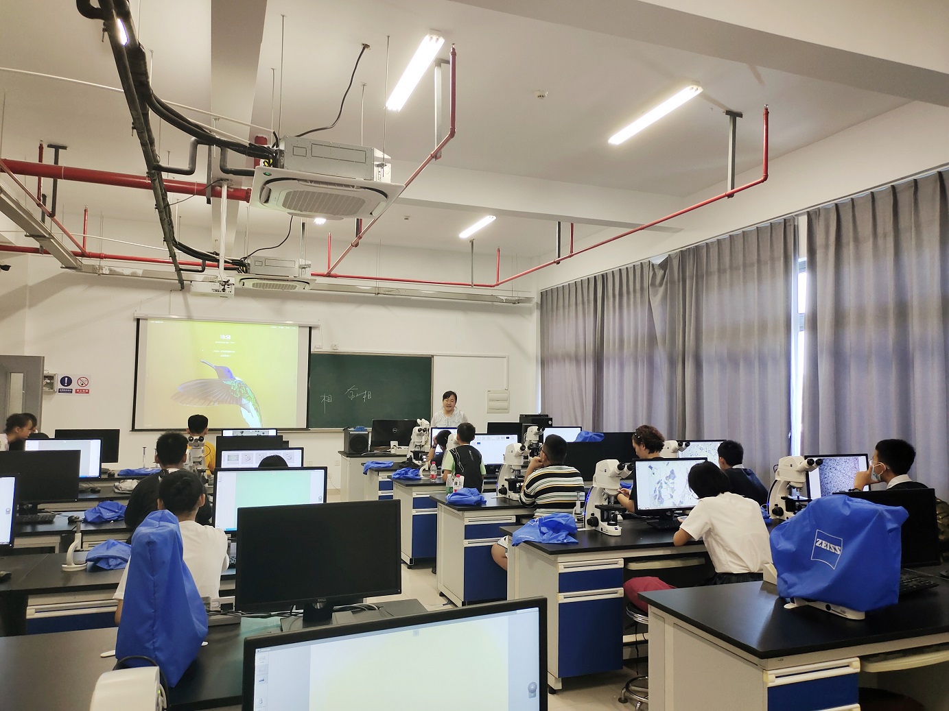 校工会启动“走进江科大 研学助成长”暑期教职工子女科普实践活动