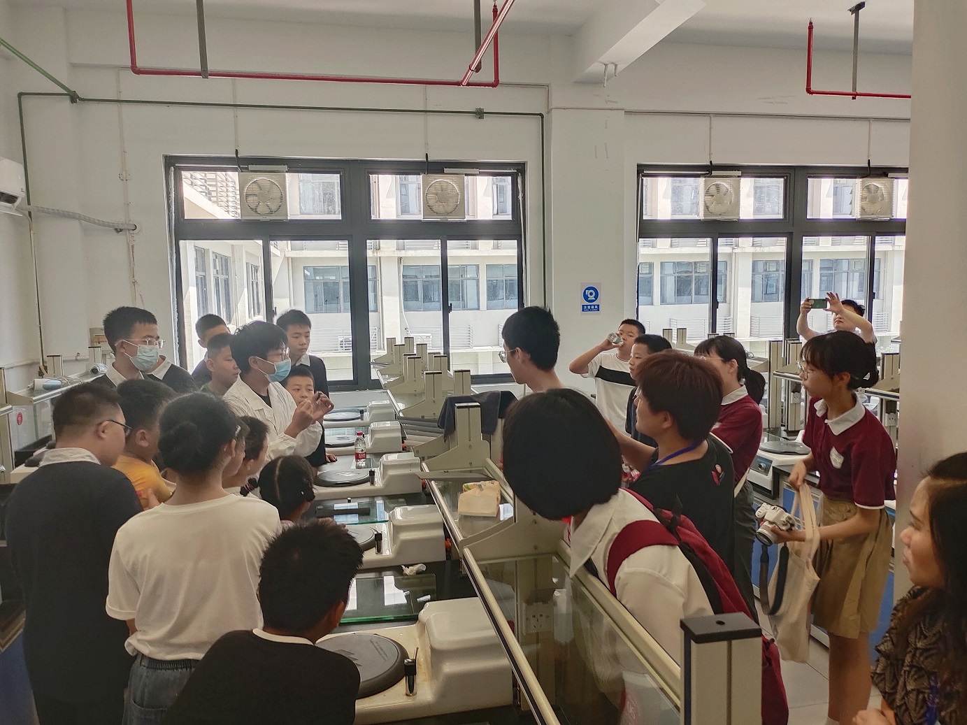 校工会启动“走进江科大 研学助成长”暑期教职工子女科普实践活动