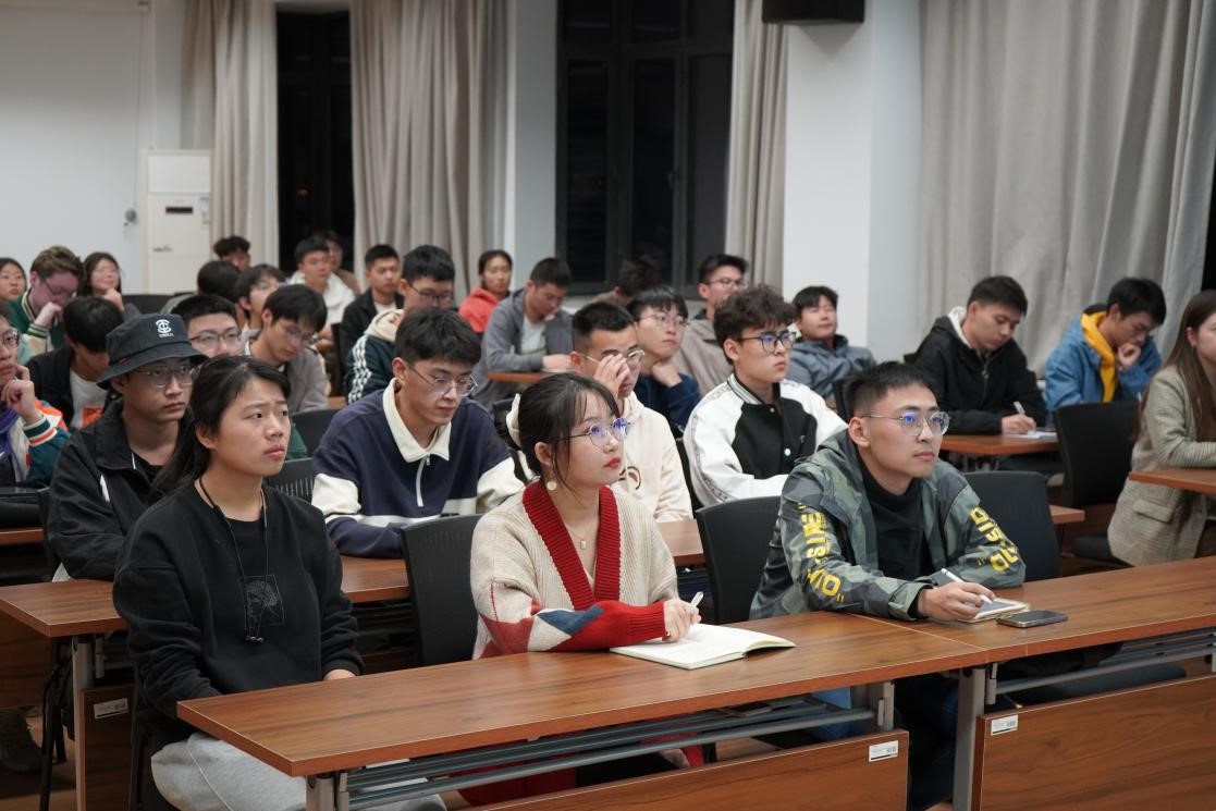 自动化学院举办新闻宣传培训专题信仰公开课