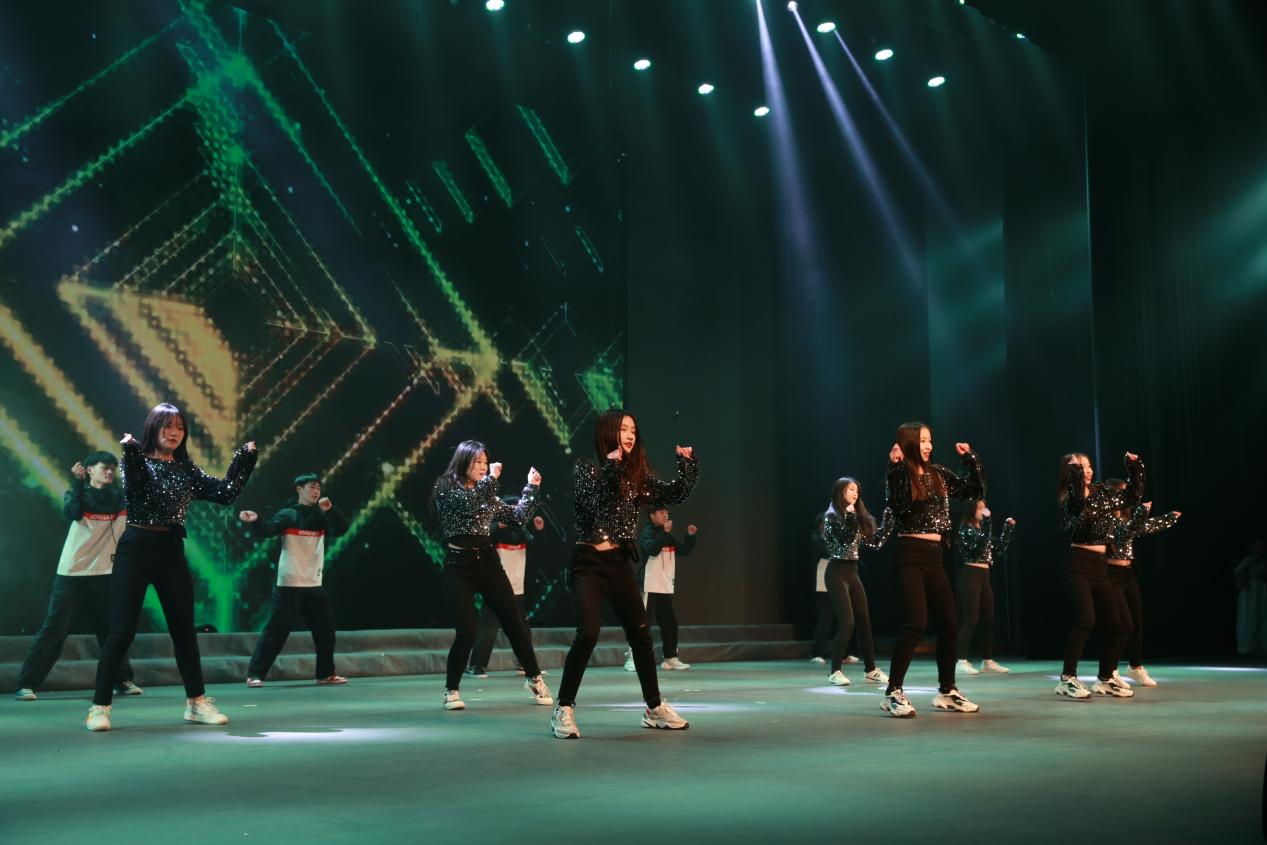 “恰是百年风华”镇江市高校园区迎新年文艺汇演圆满成功