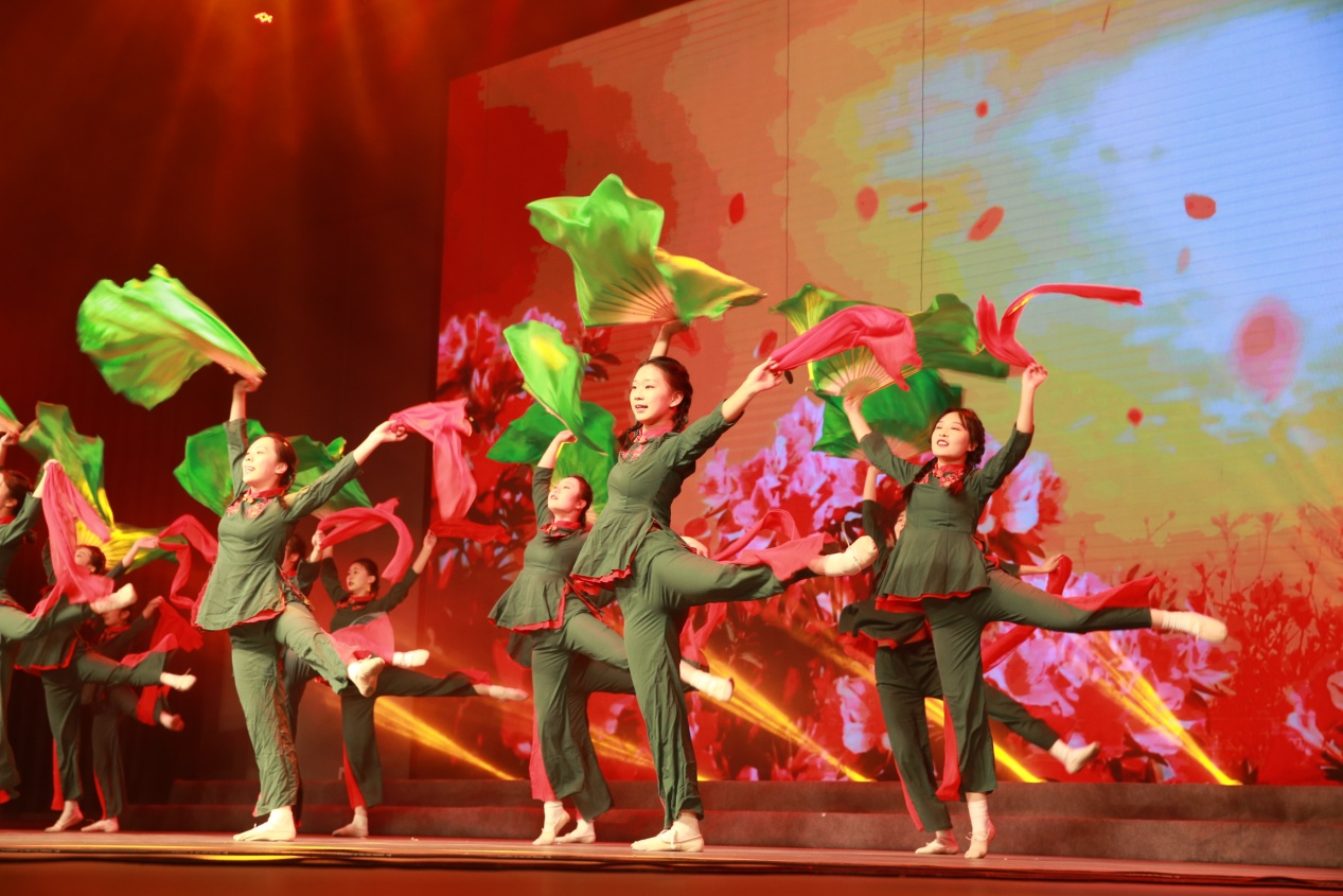 “恰是百年风华”镇江市高校园区迎新年文艺汇演圆满成功