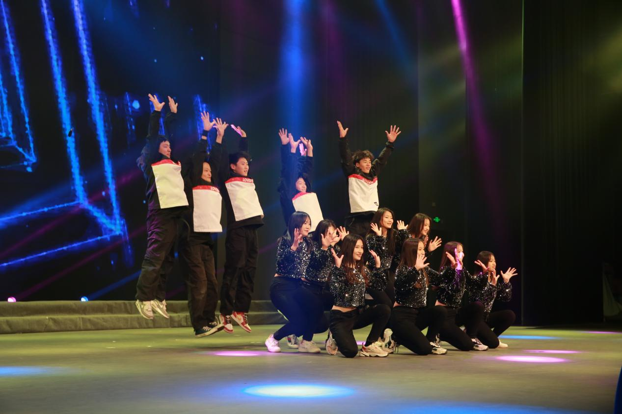 “恰是百年风华”镇江市高校园区迎新年文艺汇演圆满成功