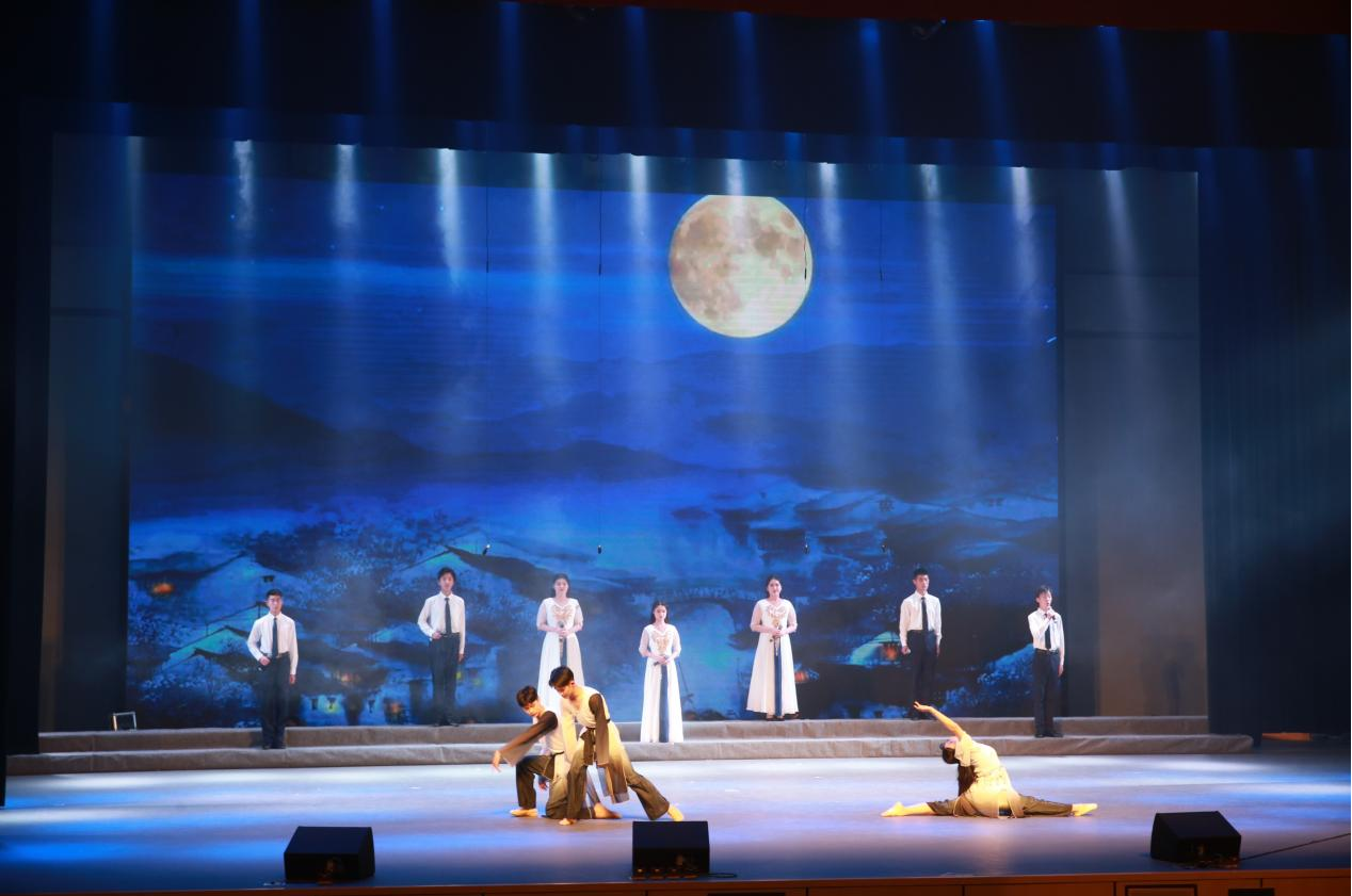 “恰是百年风华”镇江市高校园区迎新年文艺汇演圆满成功