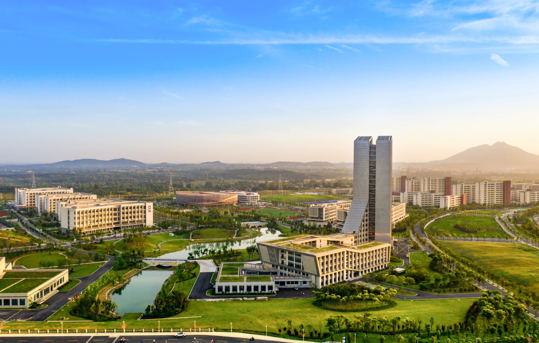 新学期开新局 同心共赴高水平大学建设新征程