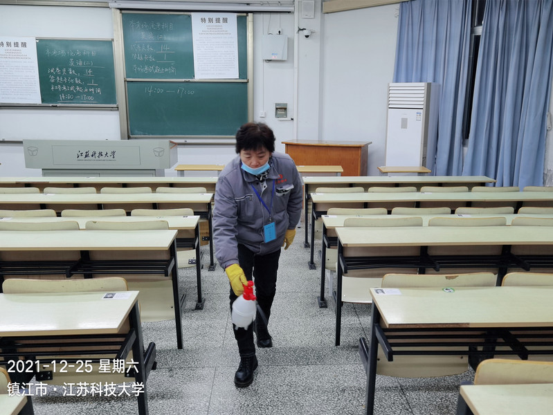 e704f6a6-db1e-46a0-b9a7-1dec41bd939a.jpg