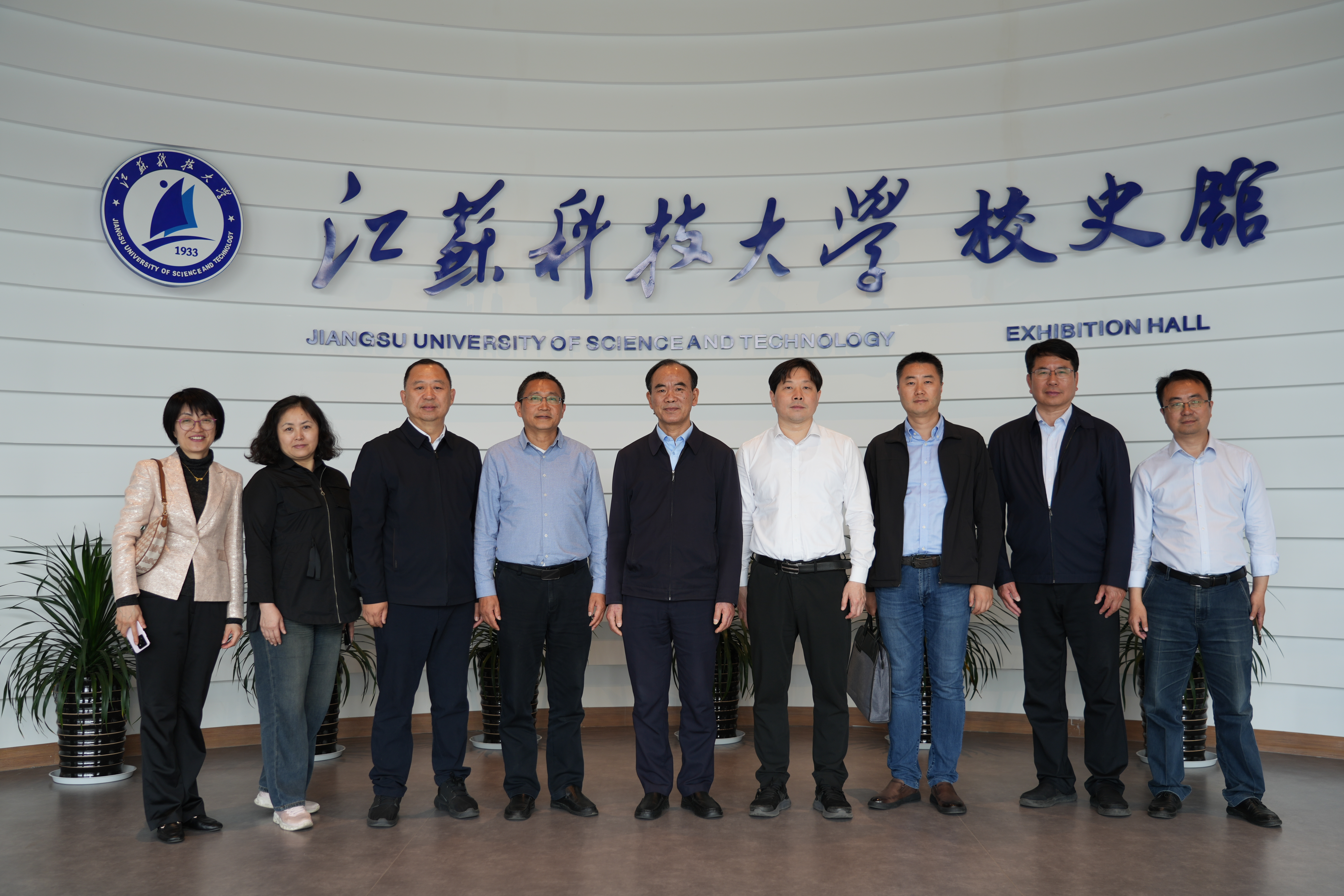 江苏省侨联二级巡视员李发勇一行来我校调研交流