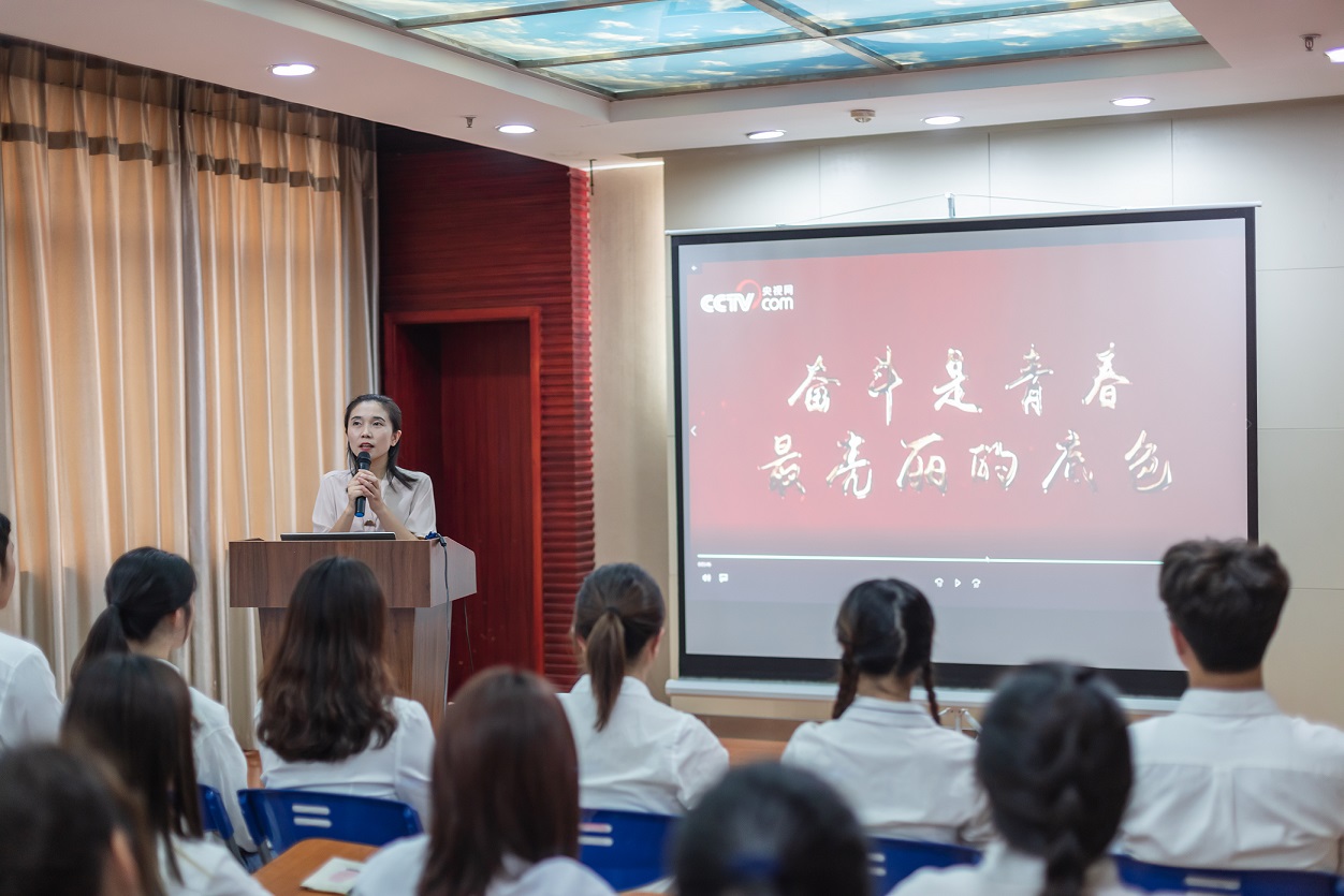 兰小红班会2.JPG