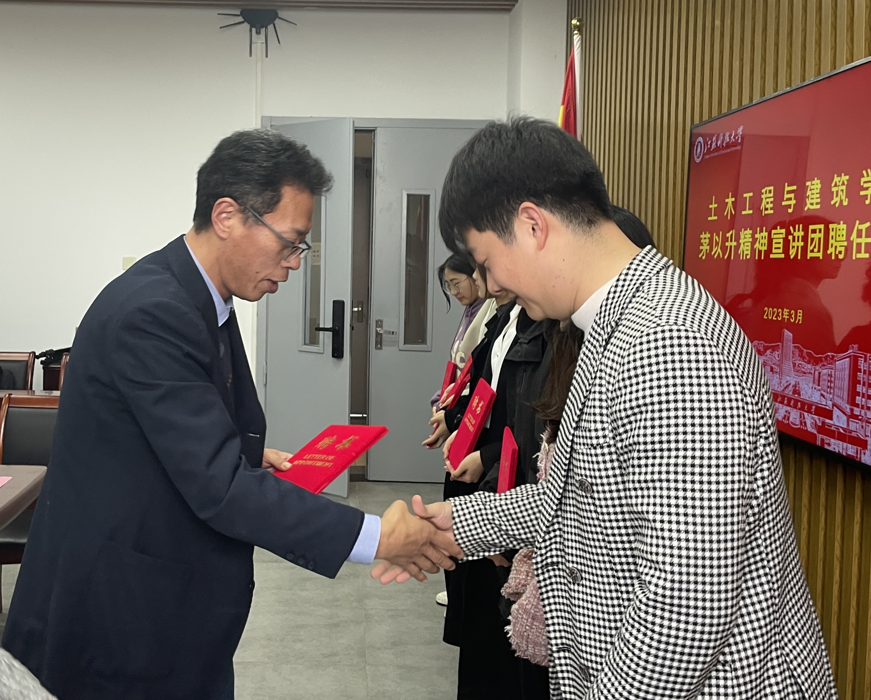 李书记1.jpg